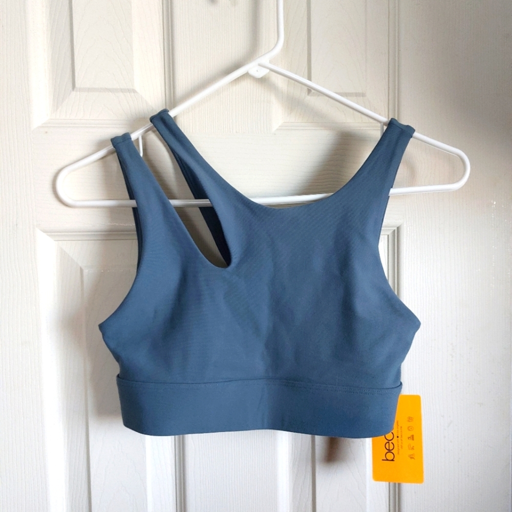 NWT Sporty crop top/bra